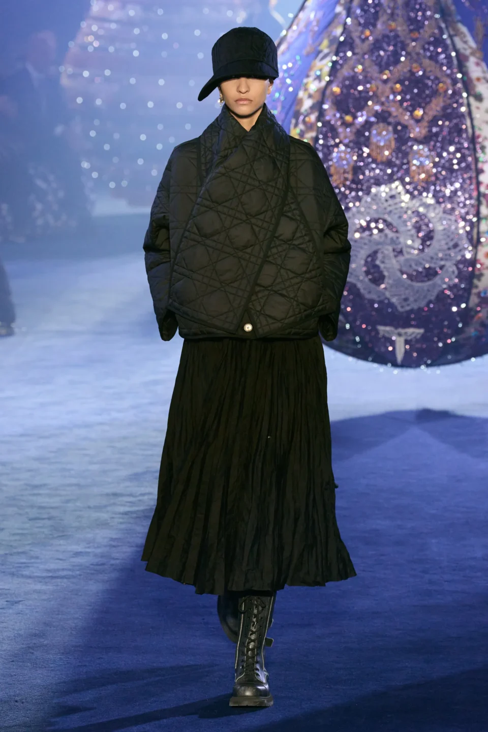00018-christian-dior-fall-2023-ready-to-wear-credit-gorunway