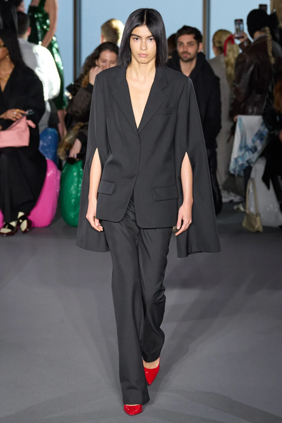 00018-christopher-kane-fall-2023-ready-to-wear-credit-gorunway