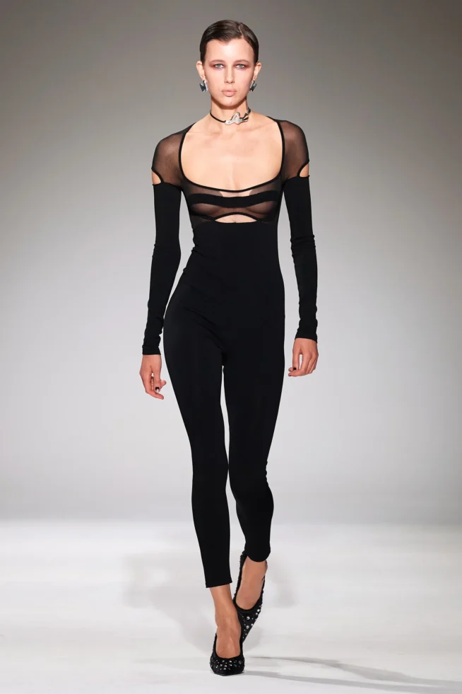 00018-nensi-dojaka-fall-2023-ready-to-wear-credit-gorunway