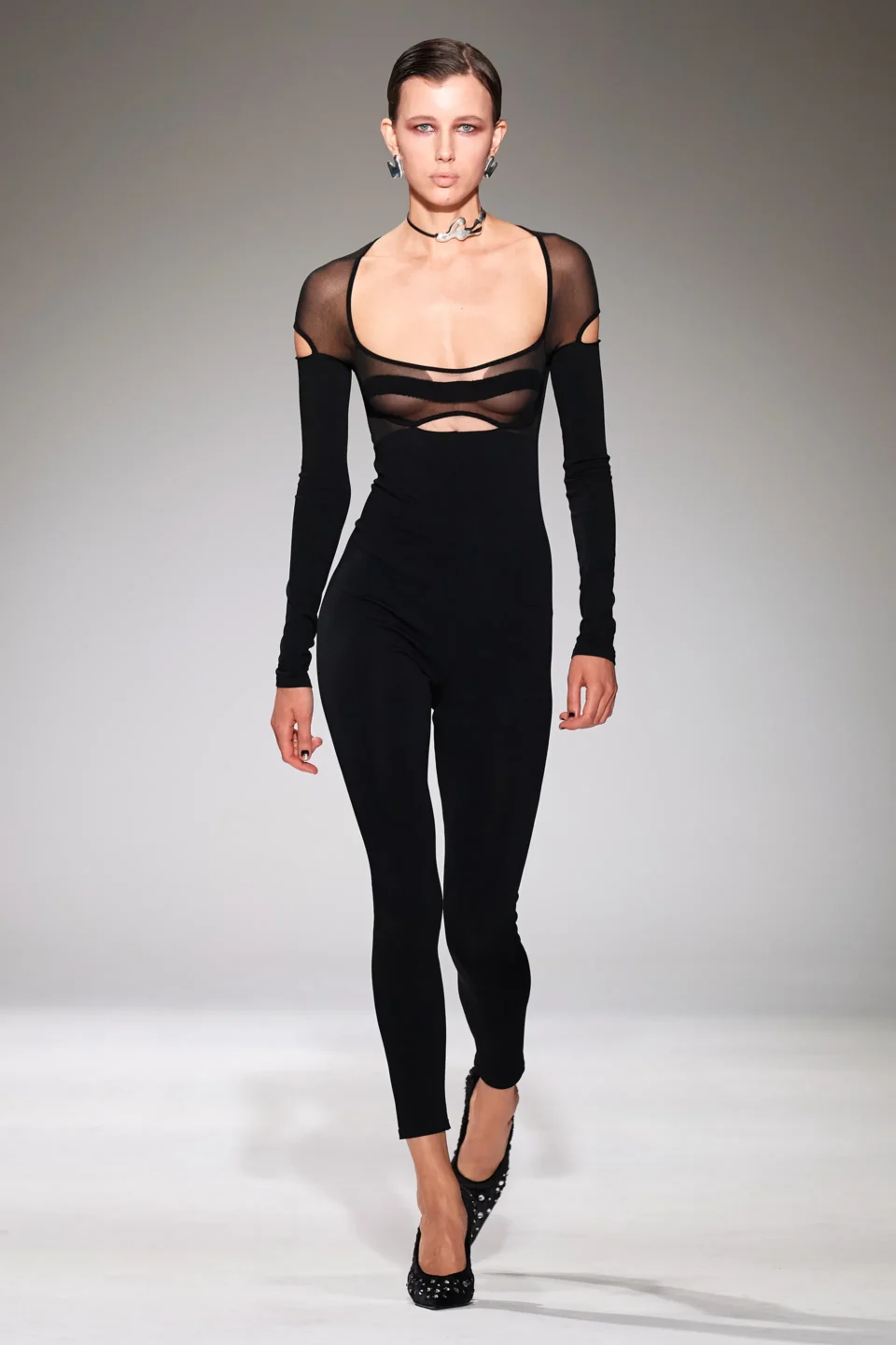 00018-nensi-dojaka-fall-2023-ready-to-wear-credit-gorunway