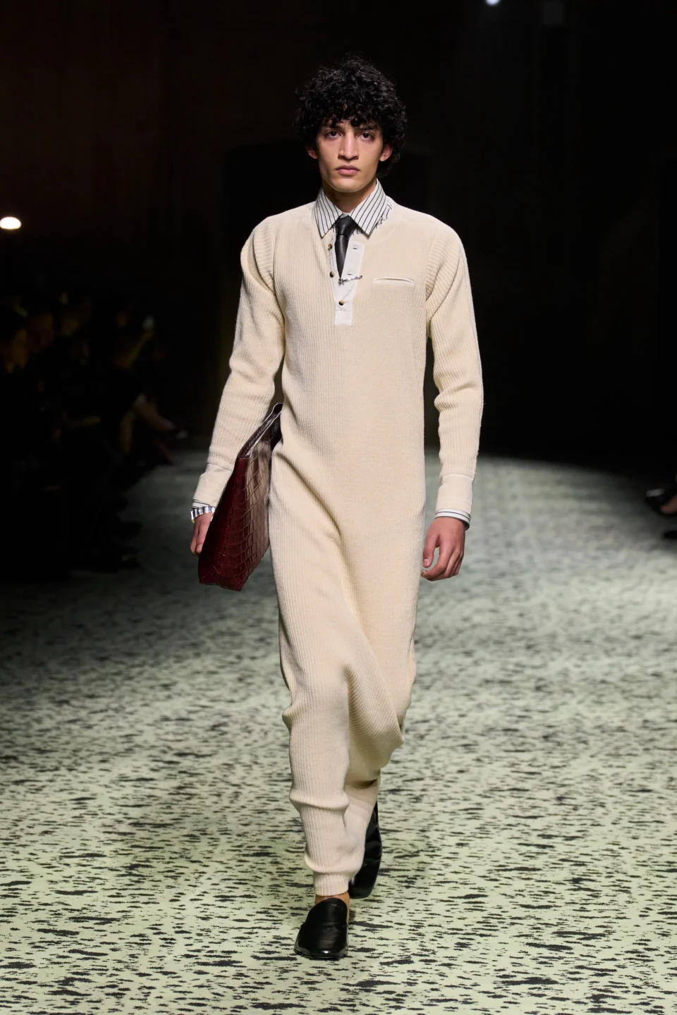 00019-bottega-veneta-fall-2023-ready-to-wear-credit-gorunway