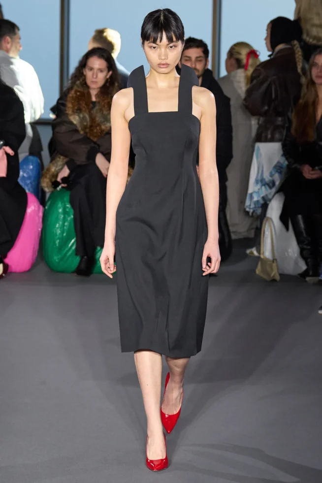 00020-christopher-kane-fall-2023-ready-to-wear-credit-gorunway