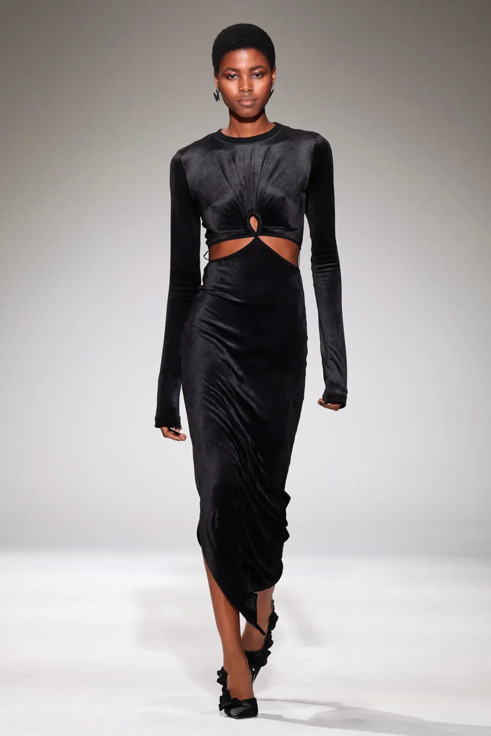00020-nensi-dojaka-fall-2023-ready-to-wear-credit-gorunway