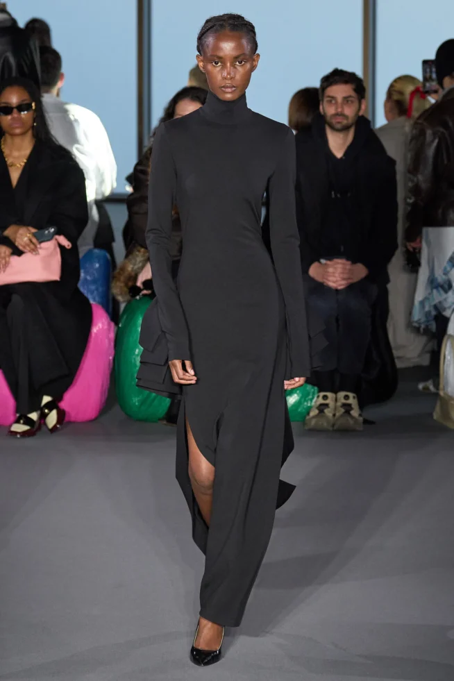 00021-christopher-kane-fall-2023-ready-to-wear-credit-gorunway
