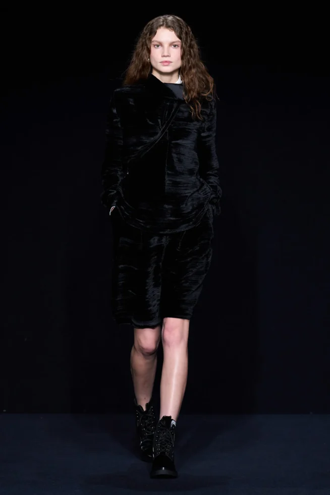 00021-emporio-armani-fall-2023-ready-to-wear-credit-gorunway
