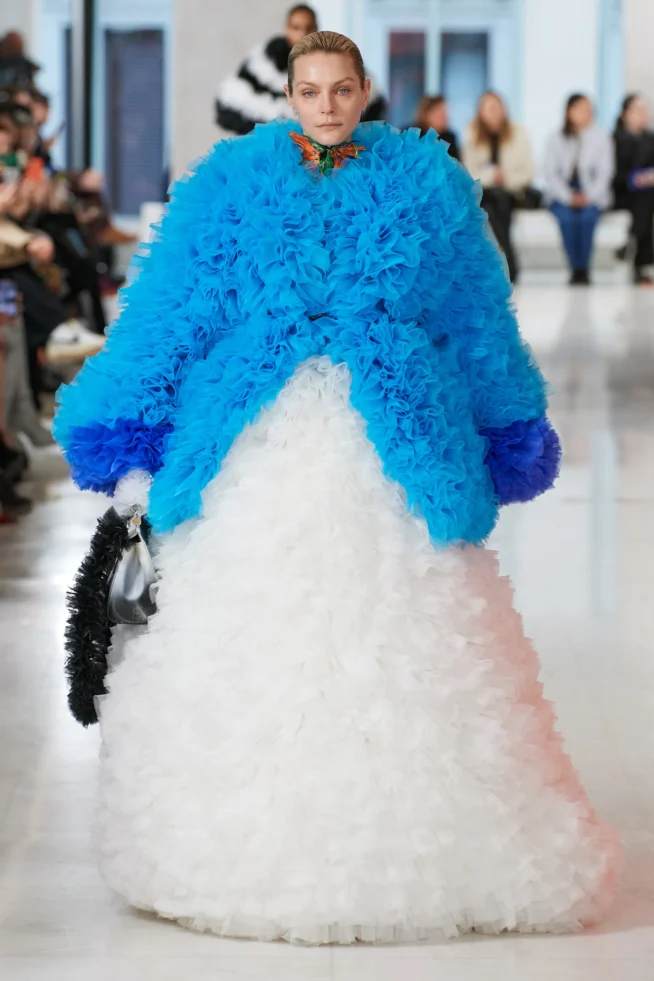 00021-tomo-koizumi-fall-2023-ready-to-wear-credit-gorunway