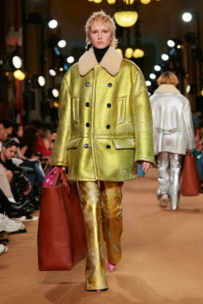 00022-coach-fall-2023-ready-to-wear-credit-gorunway