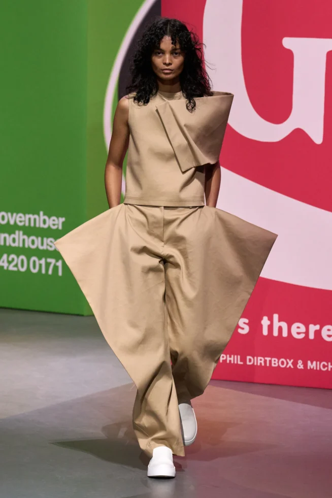 00022-jw-anderson-fall-2023-ready-to-wear-credit-gorunway