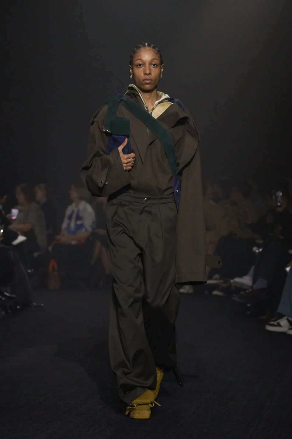 00023-burberry-fall-2023-ready-to-wear-credit-gorunway