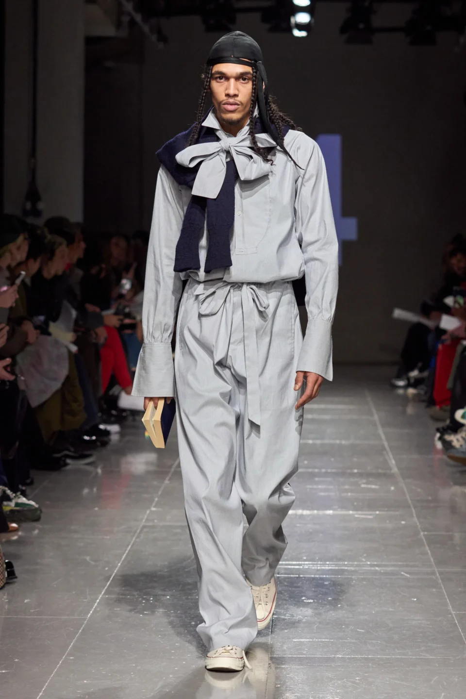00023-central-saint-martins-fall-2023-ready-to-wear-credit-gorunway