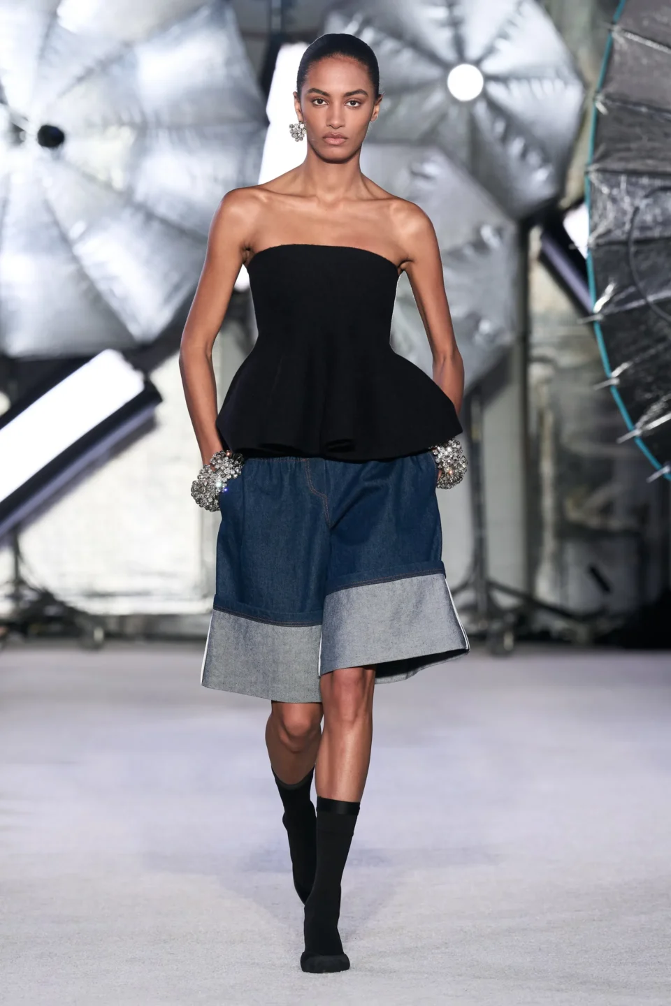 00024-brandon-maxwell-fall-2023-ready-to-wear-credit-brand