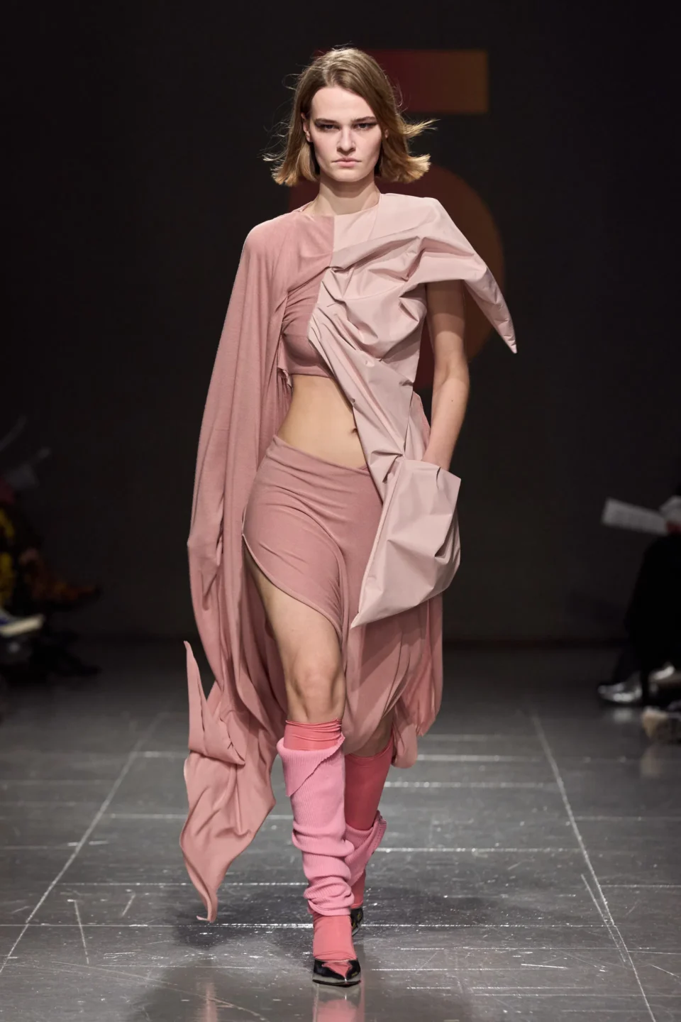 00024-central-saint-martins-fall-2023-ready-to-wear-credit-gorunway