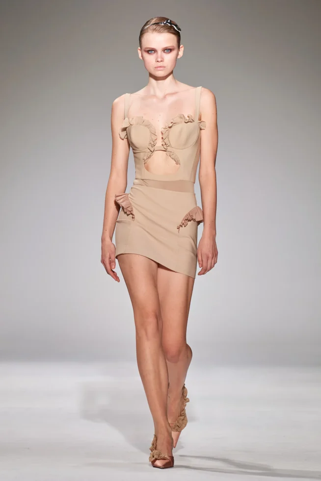 00024-nensi-dojaka-fall-2023-ready-to-wear-credit-gorunway