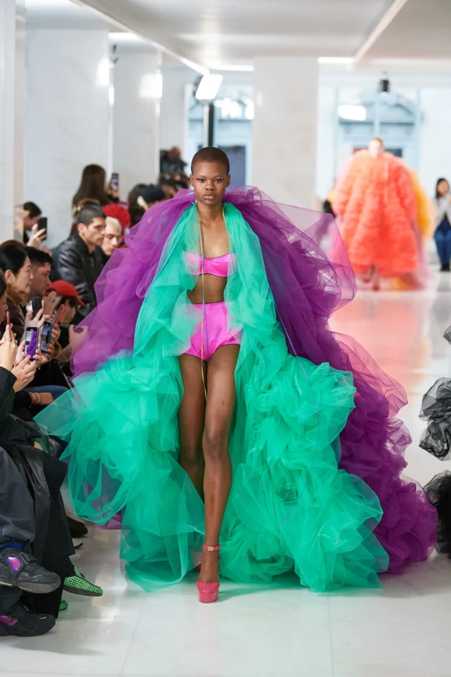 00024-tomo-koizumi-fall-2023-ready-to-wear-credit-gorunway