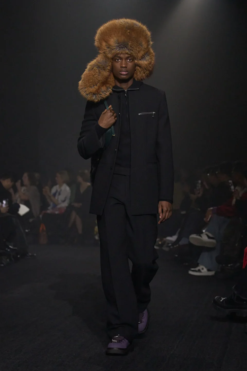 00025-burberry-fall-2023-ready-to-wear-credit-gorunway