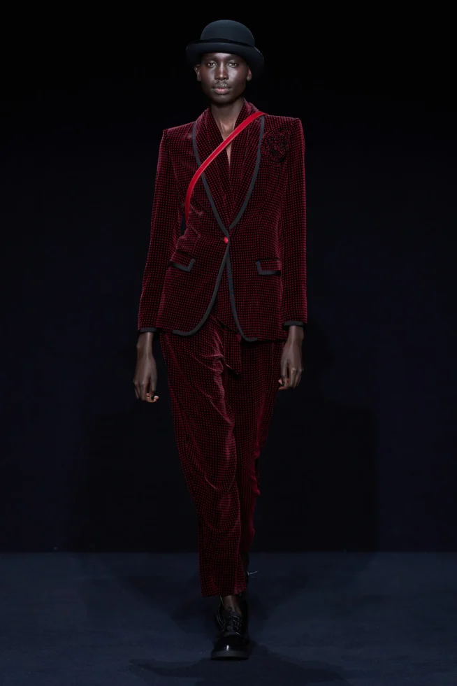 00025-emporio-armani-fall-2023-ready-to-wear-credit-gorunway