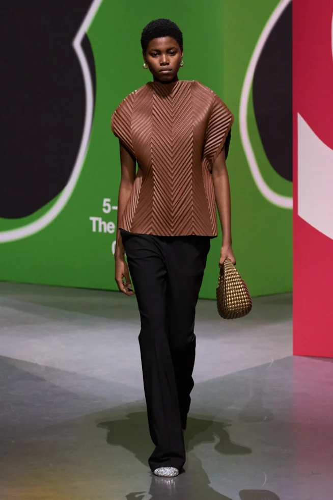 00025-jw-anderson-fall-2023-ready-to-wear-credit-gorunway