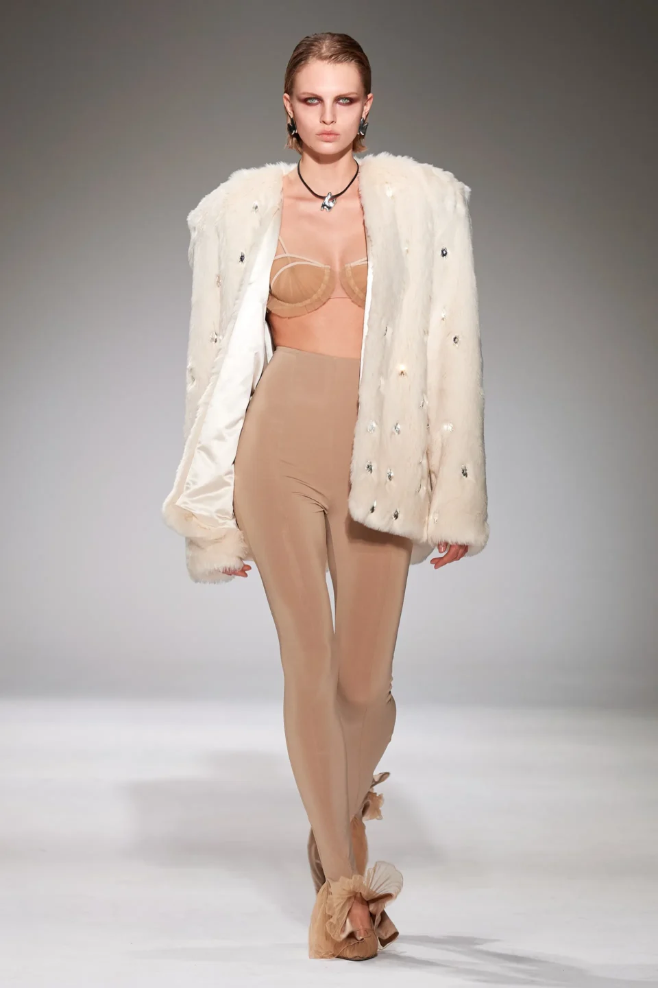 00025-nensi-dojaka-fall-2023-ready-to-wear-credit-gorunway
