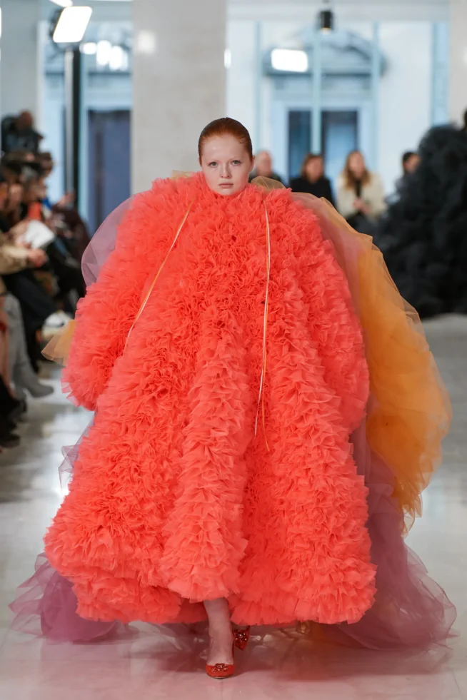 00025-tomo-koizumi-fall-2023-ready-to-wear-credit-gorunway