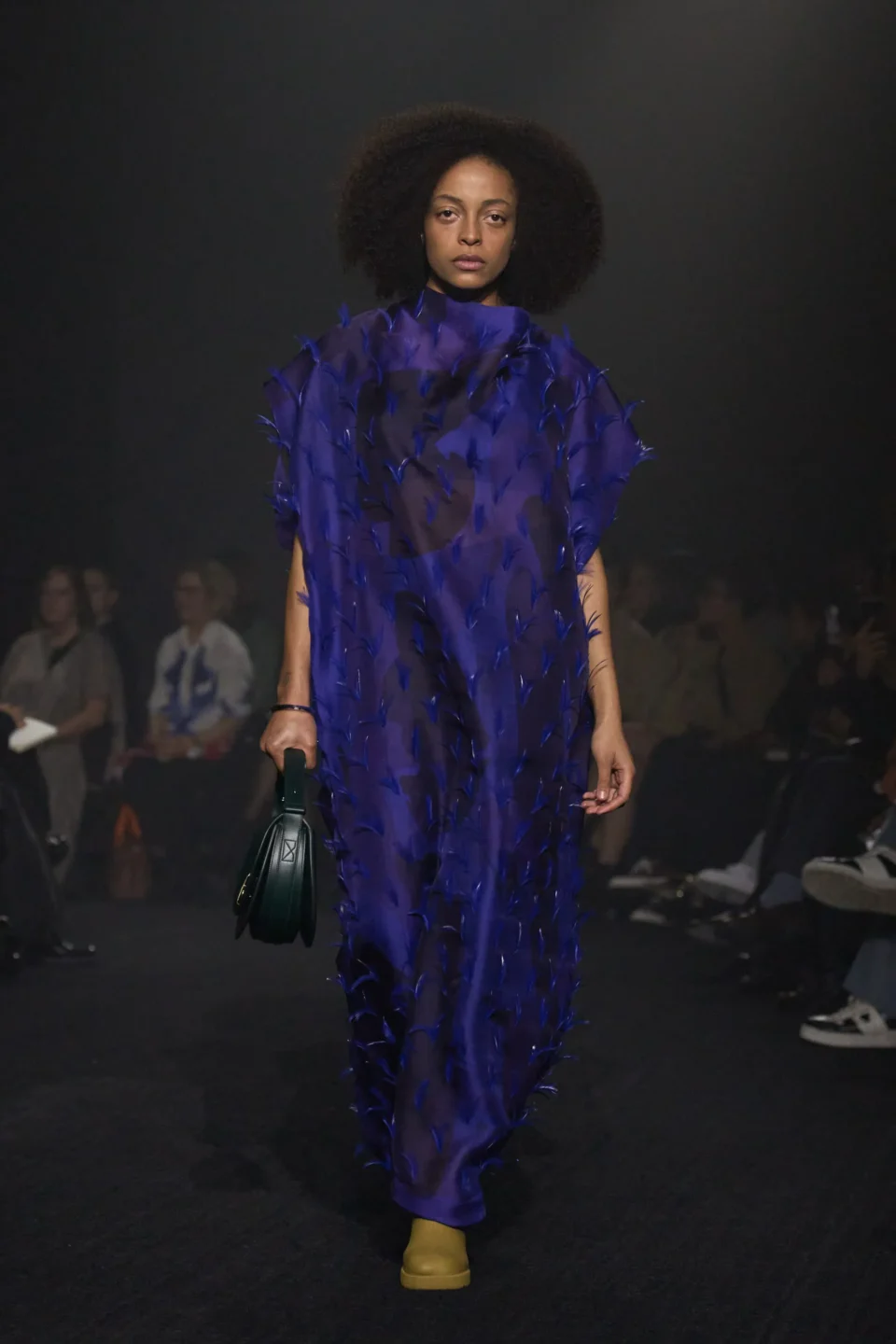 00026-burberry-fall-2023-ready-to-wear-credit-gorunway