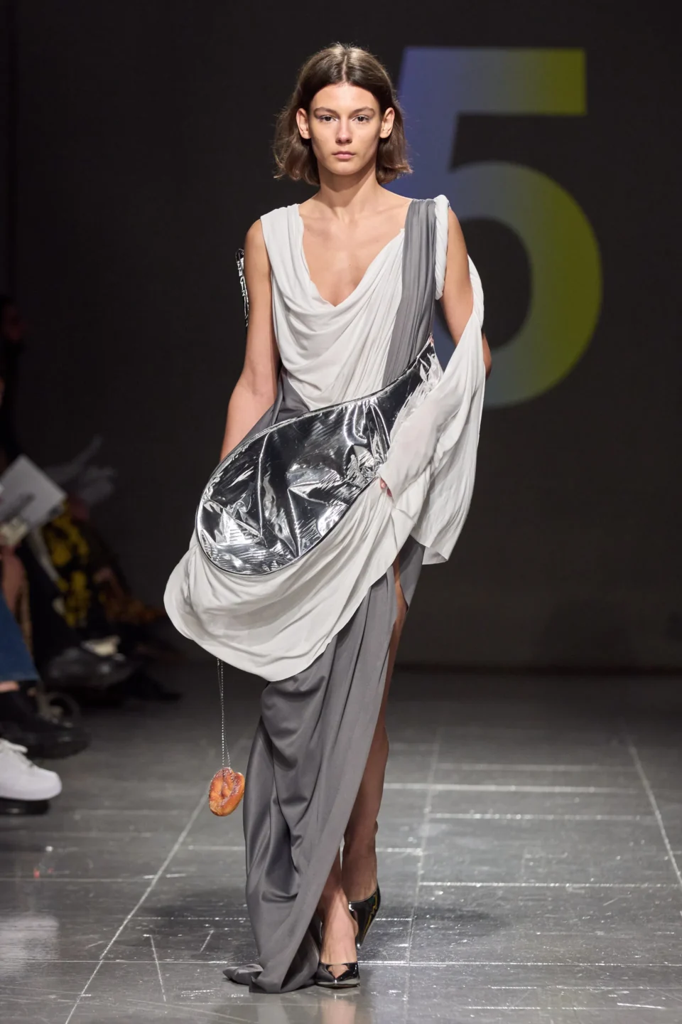 00026-central-saint-martins-fall-2023-ready-to-wear-credit-gorunway