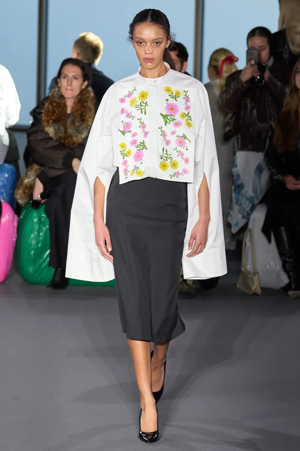 00026-christopher-kane-fall-2023-ready-to-wear-credit-gorunway