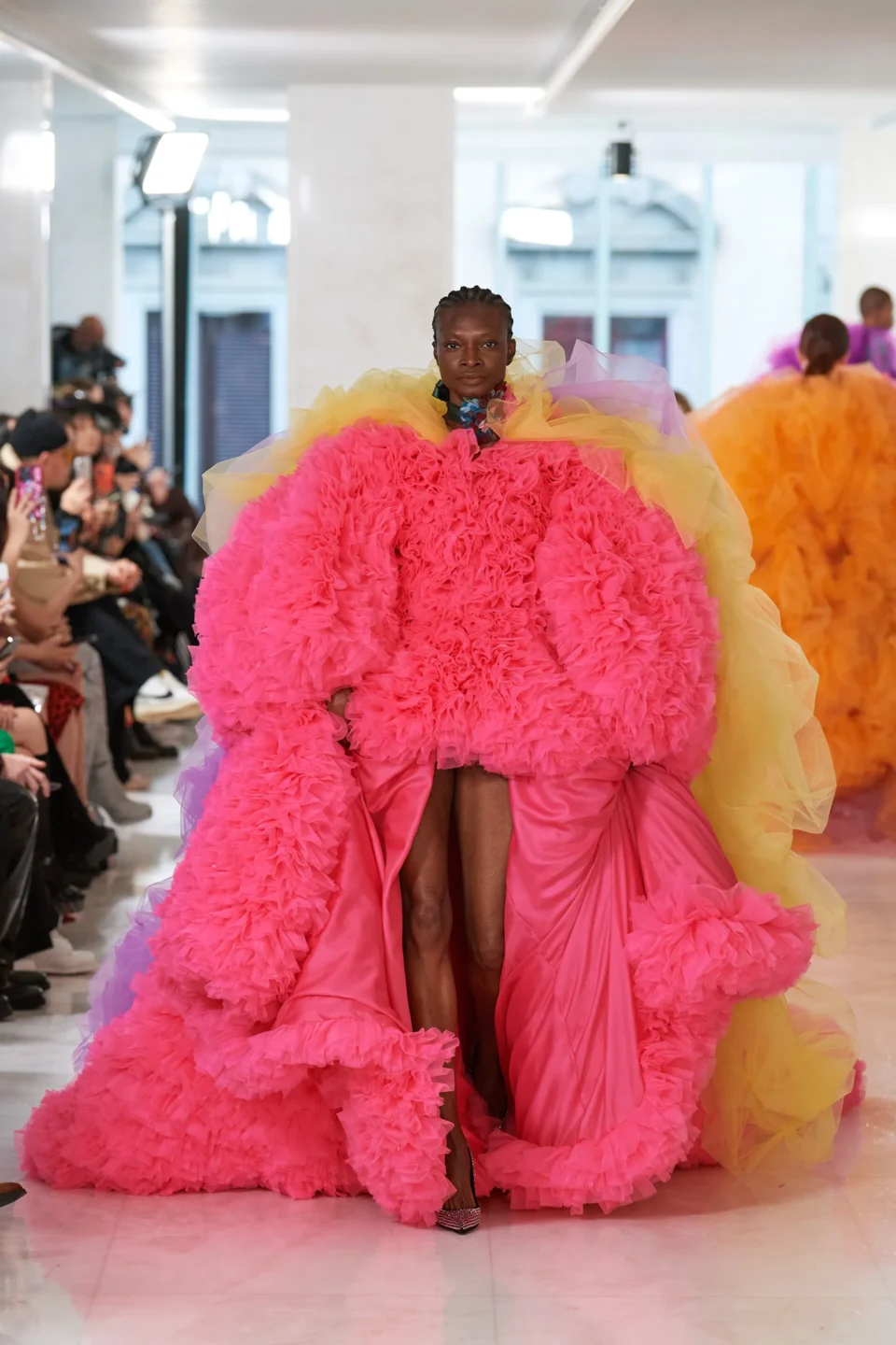 00026-tomo-koizumi-fall-2023-ready-to-wear-credit-gorunway