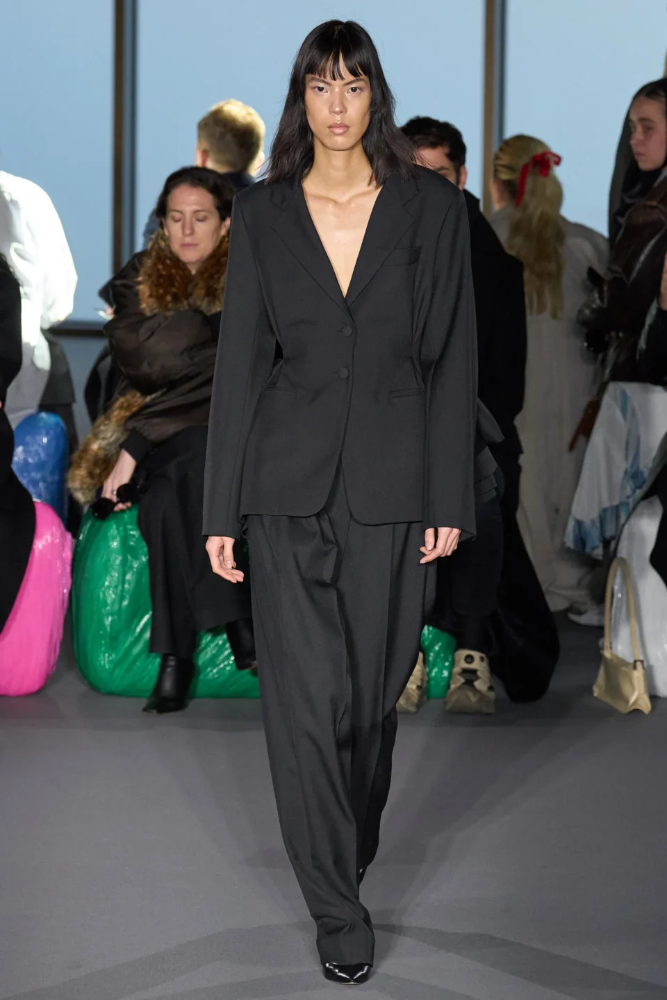 00028-christopher-kane-fall-2023-ready-to-wear-credit-gorunway