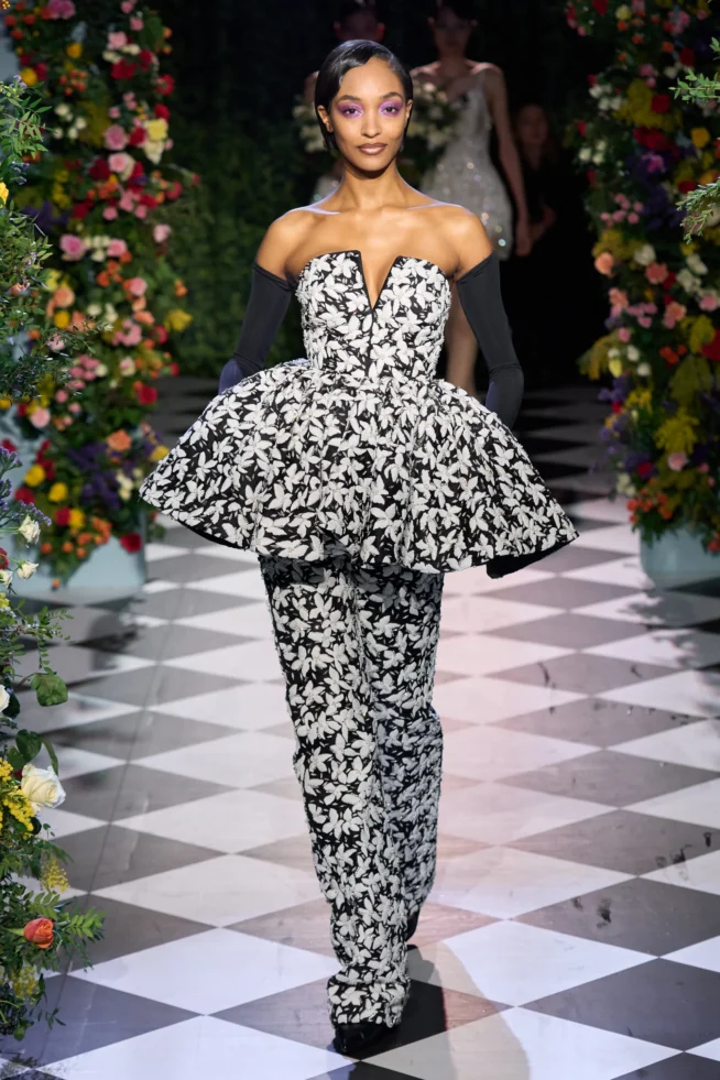 00028-richard-quinn-fall-2023-ready-to-wear-credit-gorunway
