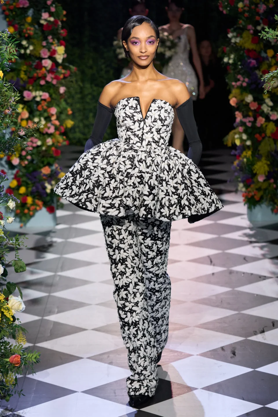 00028-richard-quinn-fall-2023-ready-to-wear-credit-gorunway