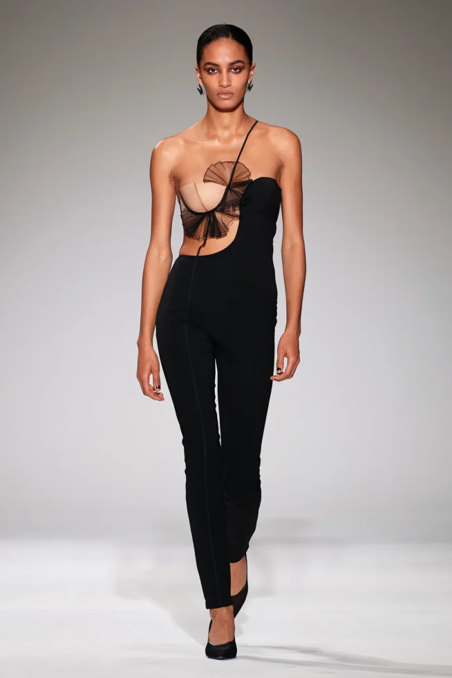 00030-nensi-dojaka-fall-2023-ready-to-wear-credit-gorunway