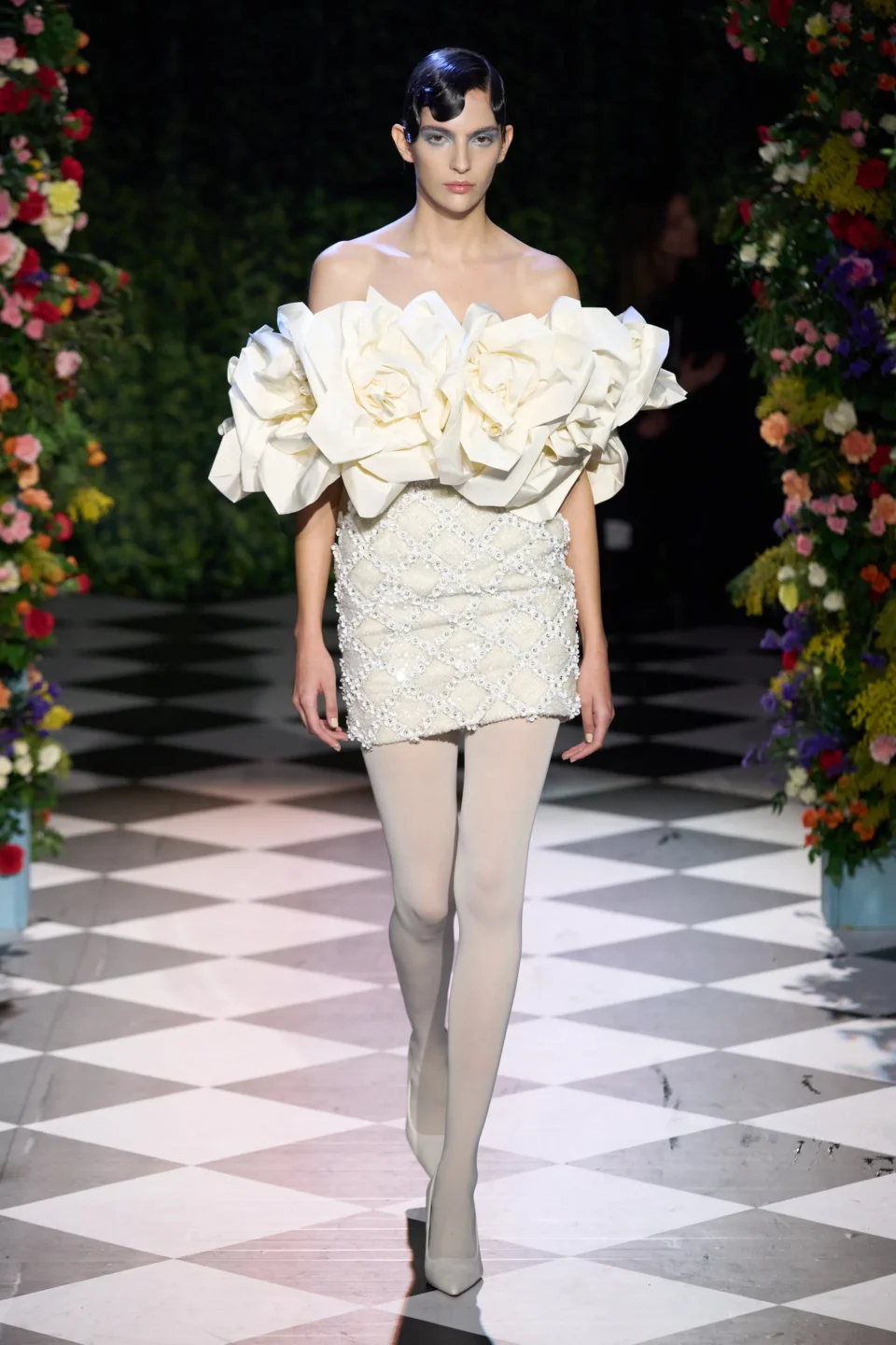 00031-richard-quinn-fall-2023-ready-to-wear-credit-gorunway