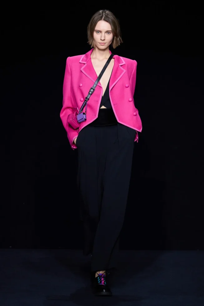 00032-emporio-armani-fall-2023-ready-to-wear-credit-gorunway