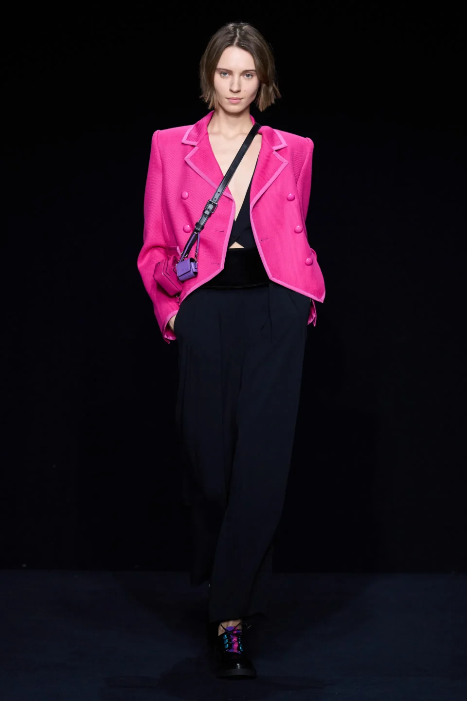 00032-emporio-armani-fall-2023-ready-to-wear-credit-gorunway