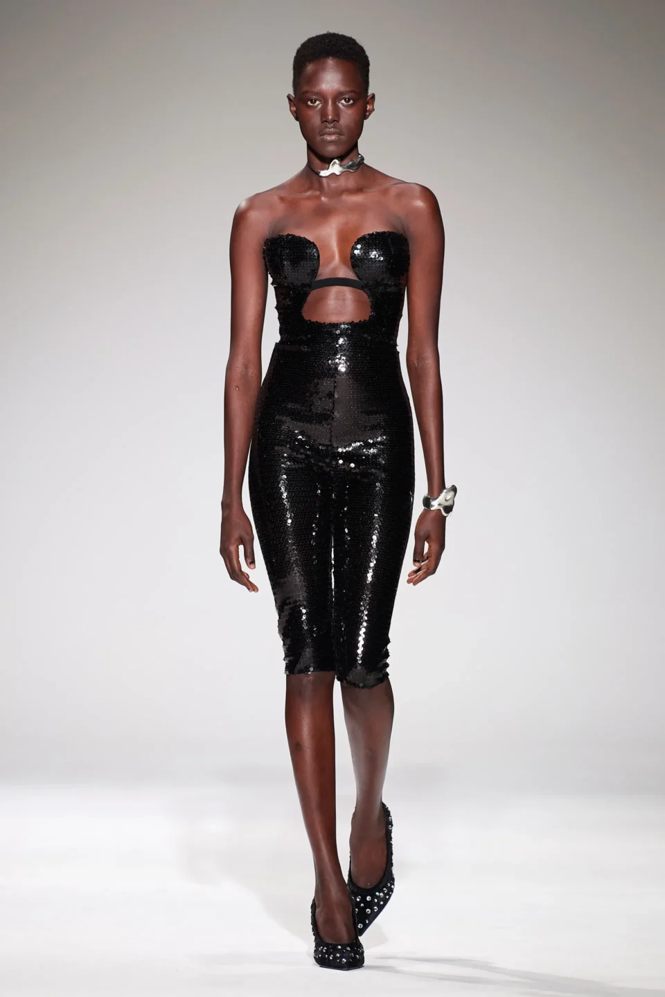 00034-nensi-dojaka-fall-2023-ready-to-wear-credit-gorunway