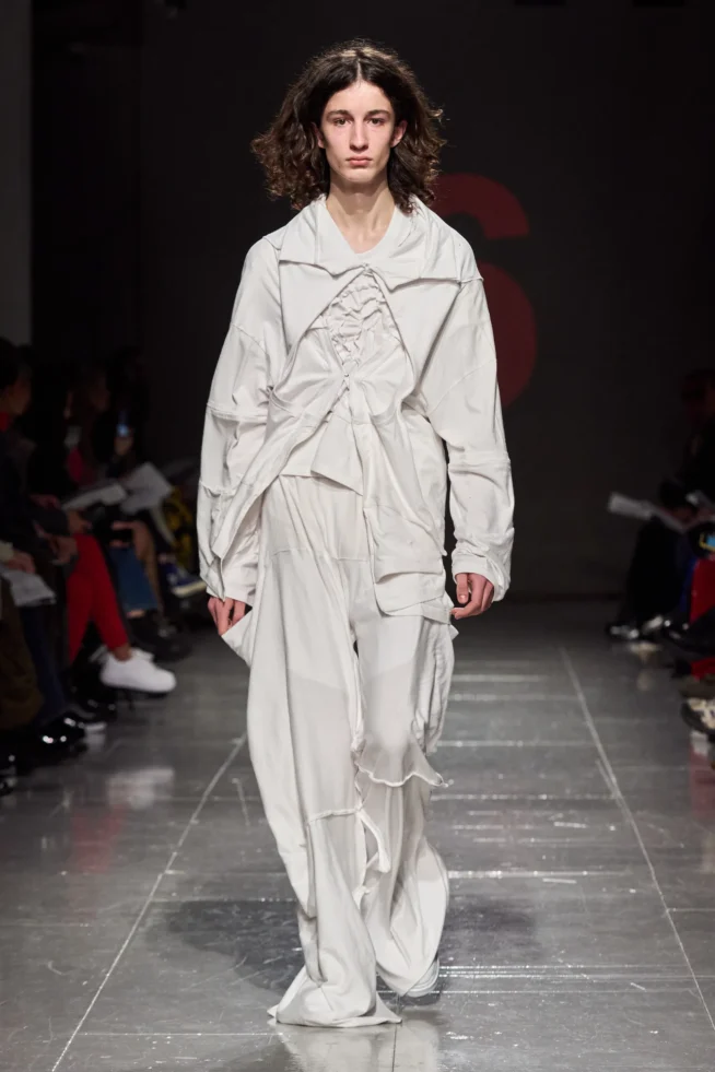 00035-central-saint-martins-fall-2023-ready-to-wear-credit-gorunway