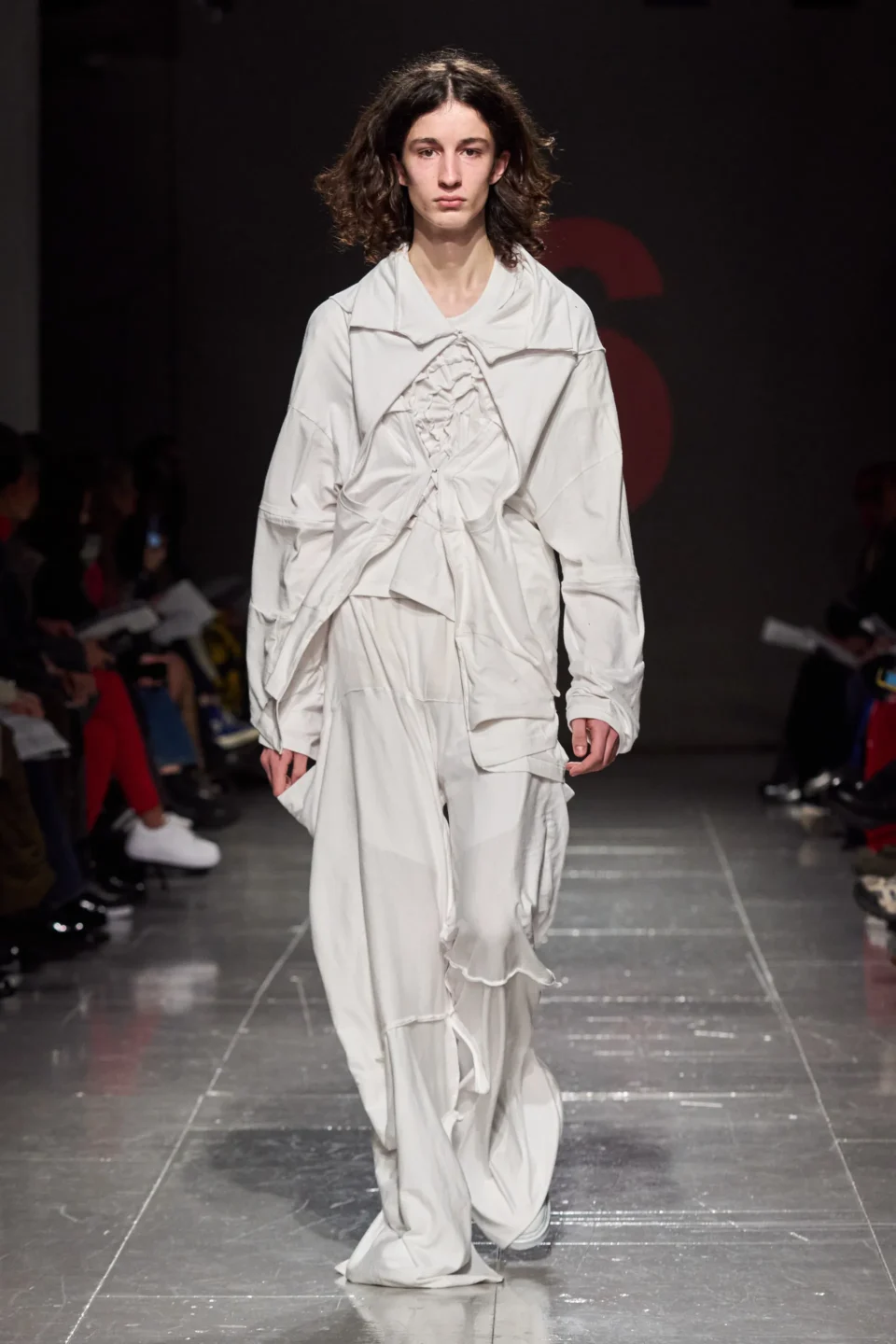 00035-central-saint-martins-fall-2023-ready-to-wear-credit-gorunway