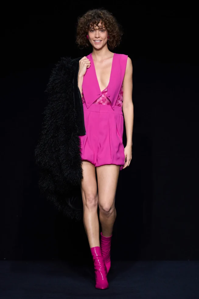 00035-emporio-armani-fall-2023-ready-to-wear-credit-gorunway