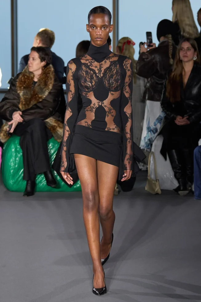 00036-christopher-kane-fall-2023-ready-to-wear-credit-gorunway
