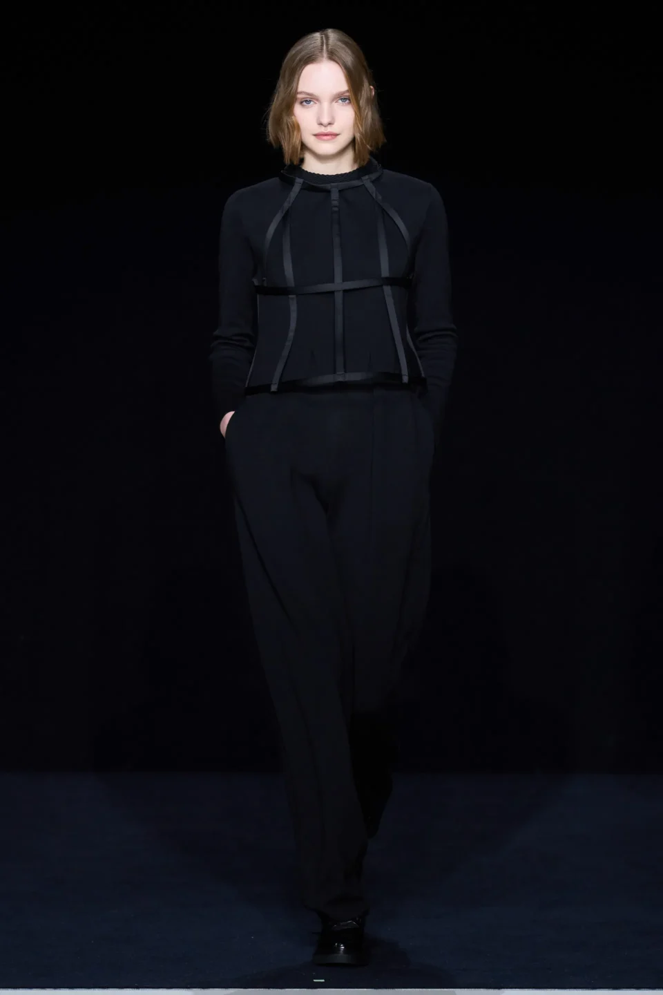 00036-emporio-armani-fall-2023-ready-to-wear-credit-gorunway