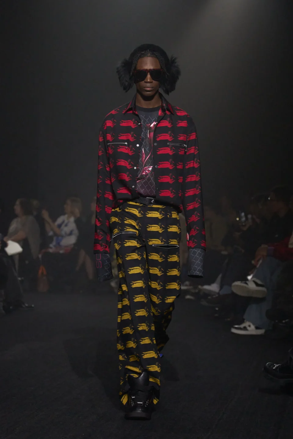 00037-burberry-fall-2023-ready-to-wear-credit-gorunway