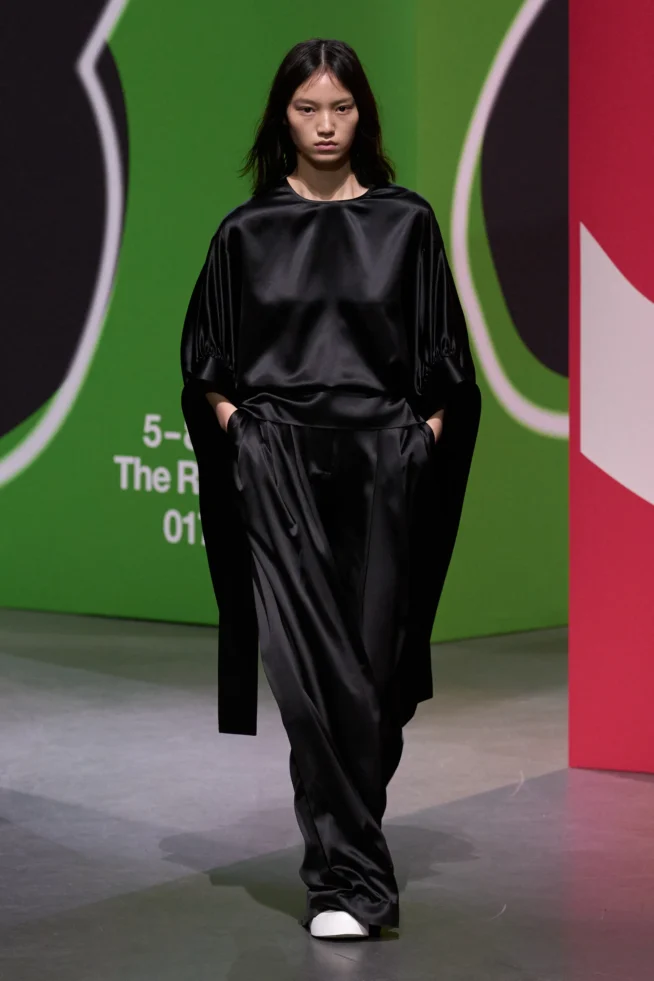 00037-jw-anderson-fall-2023-ready-to-wear-credit-gorunway