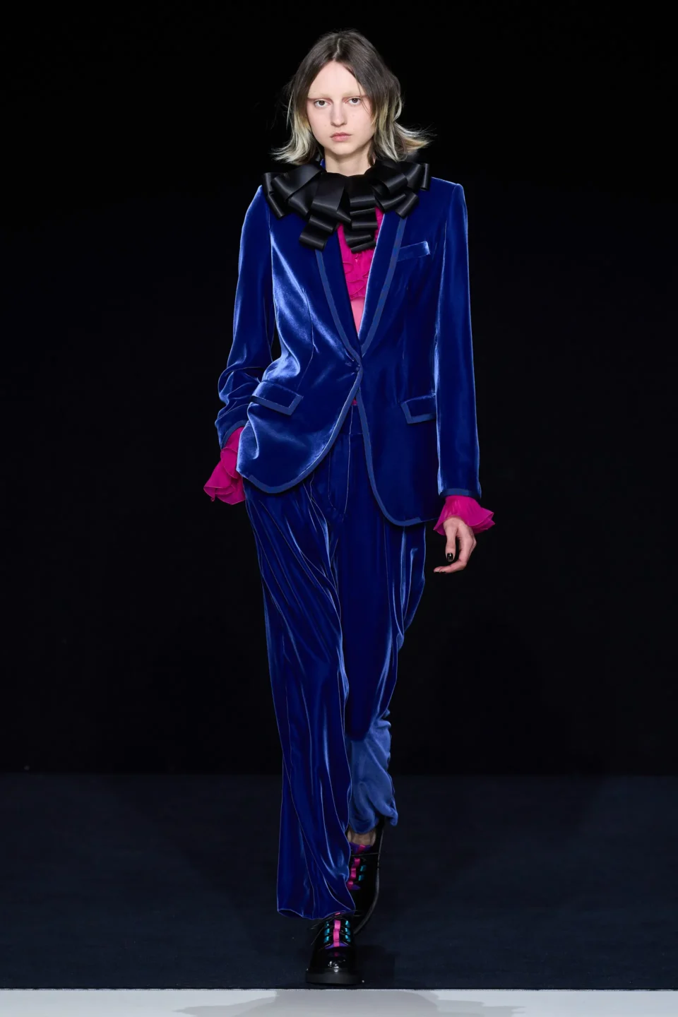 00038-emporio-armani-fall-2023-ready-to-wear-credit-gorunway