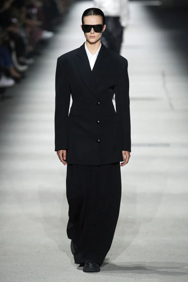 00038-tods-fall-2023-ready-to-wear-credit-gorunway