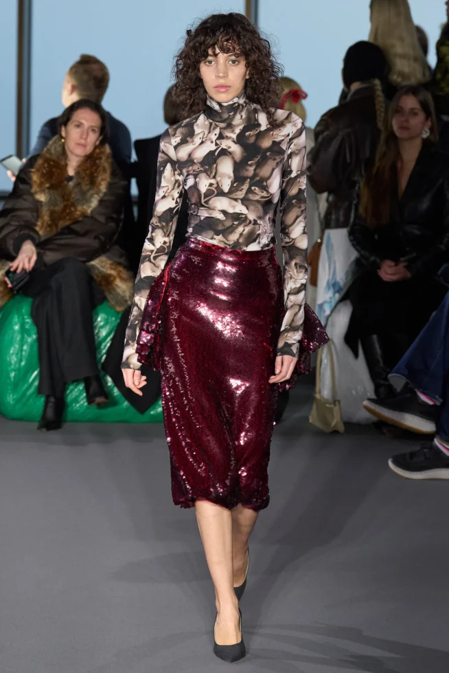 00039-christopher-kane-fall-2023-ready-to-wear-credit-gorunway