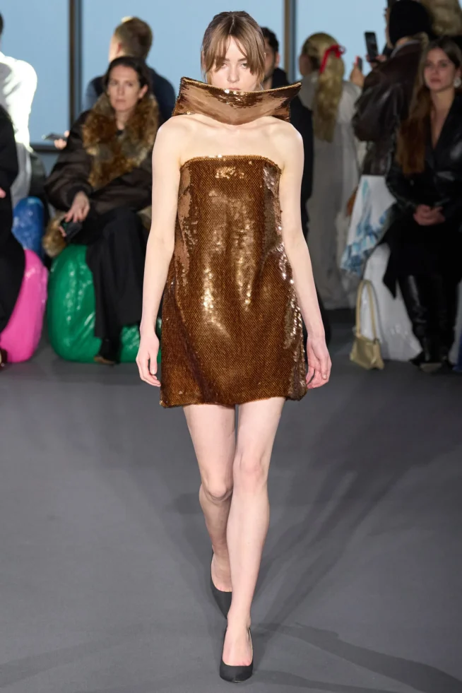 00040-christopher-kane-fall-2023-ready-to-wear-credit-gorunway