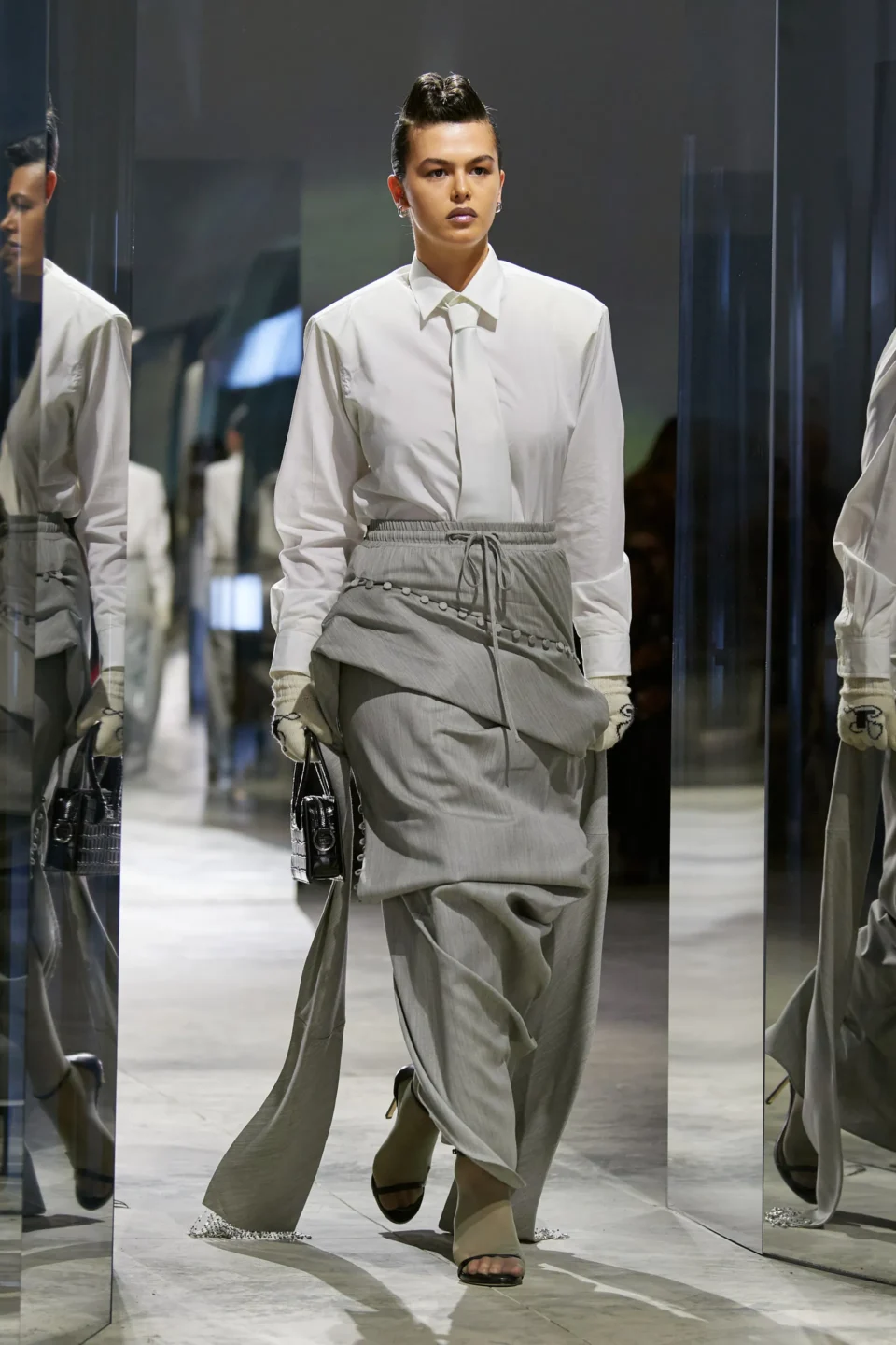 00040-luar-fall-2023-ready-to-wear-credit-gorunway