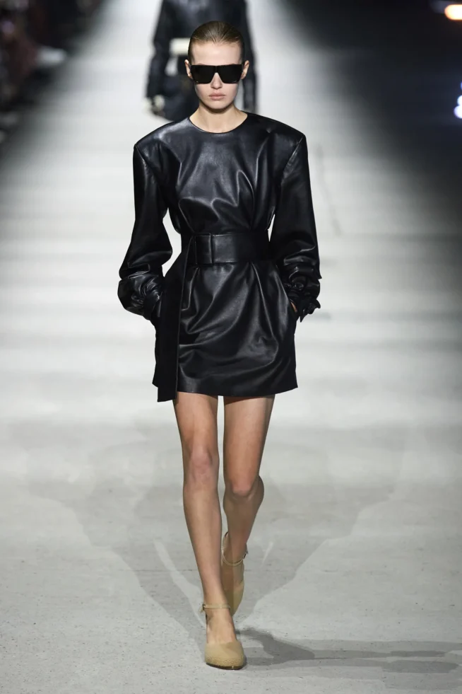 00040-tods-fall-2023-ready-to-wear-credit-gorunway