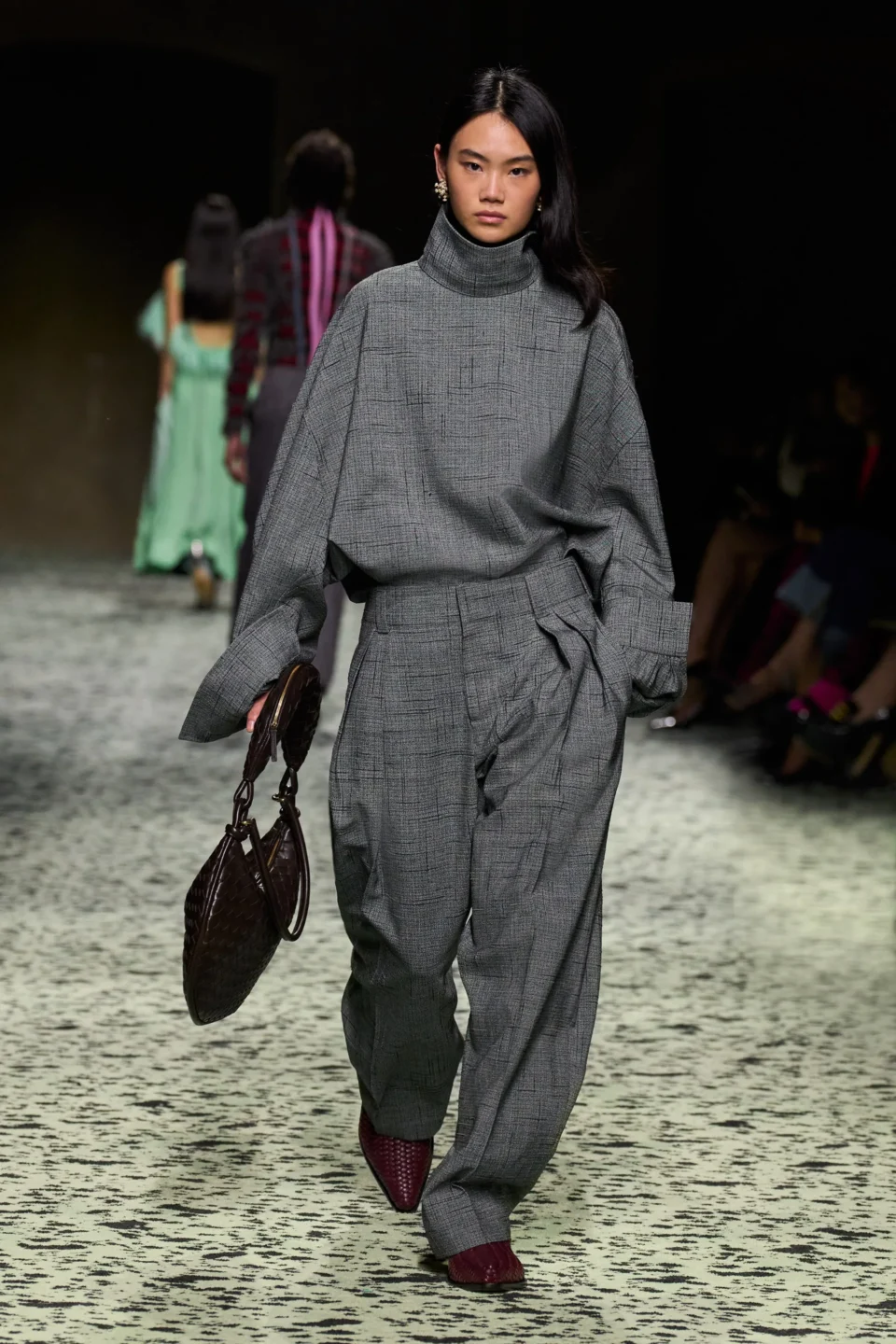 00043-bottega-veneta-fall-2023-ready-to-wear-credit-gorunway