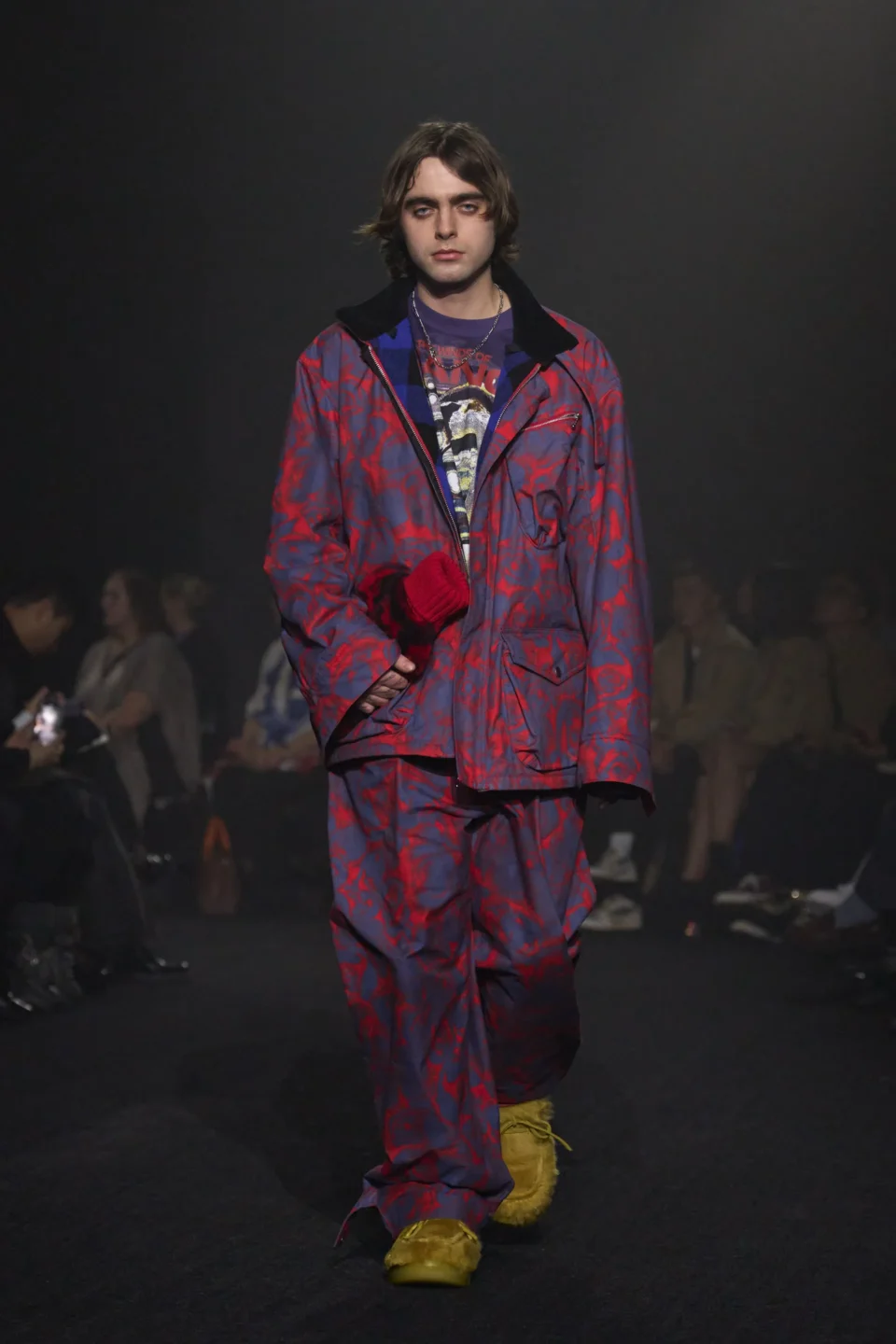 00043-burberry-fall-2023-ready-to-wear-credit-gorunway